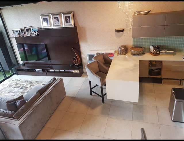 3 BEDROOM APARTMENT FOR SALE IN POINT WATERFRONT